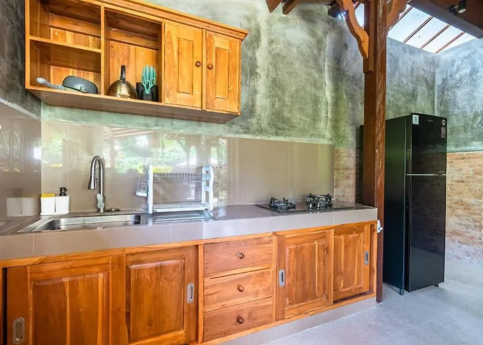 Warm Wooden Tropical With Pool Villa Ubud (Bali)
