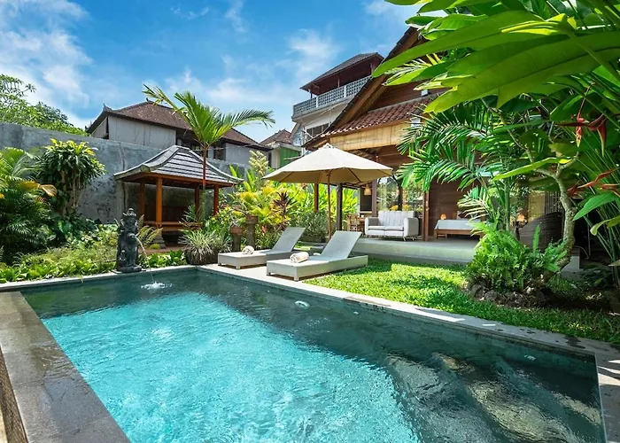 Warm Wooden Tropical With Pool Villa